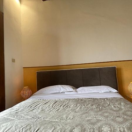 Ponte Vecchio Tower Apartment ฟลอเรนซ์ ภายนอก รูปภาพ