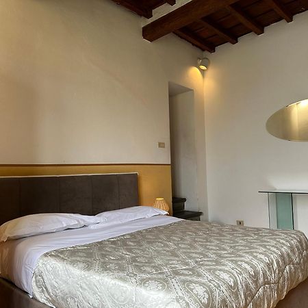 Ponte Vecchio Tower Apartment ฟลอเรนซ์ ภายนอก รูปภาพ